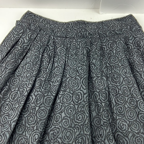 MaxMara black  pleated A-line velvet embossed skirt size 10 - Picture 2 of 10